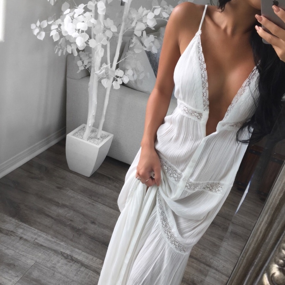 🔁 Re-Posh Romance Ivory Button Maxi